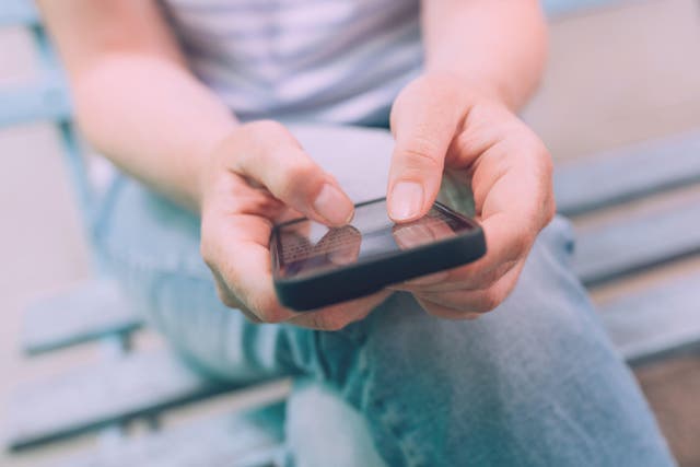 <p>School phone bans do not improve students’ grades, a study shows</p>