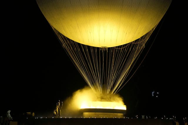 <p>The cauldron balloon as seen from the courtyard of the Louvre</p>