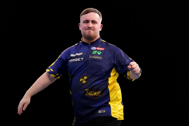 Explosive Luke Littler cruises through at Winmau World Masters