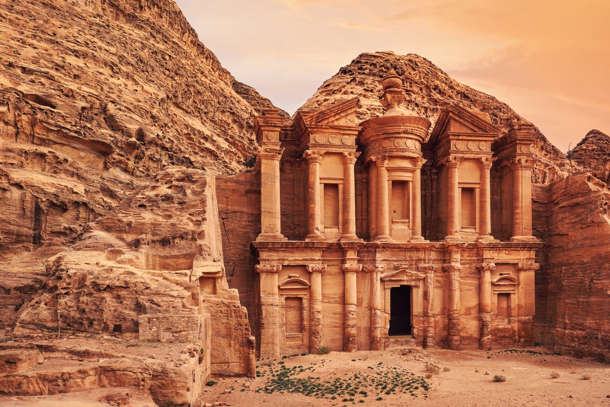What are the seven wonders of the world? How to visit the sites on the modern list