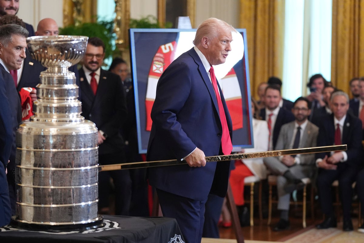 Trump sticks to hockey, avoids tariff talks during Stanley Cup champion Florida Panthers' visit