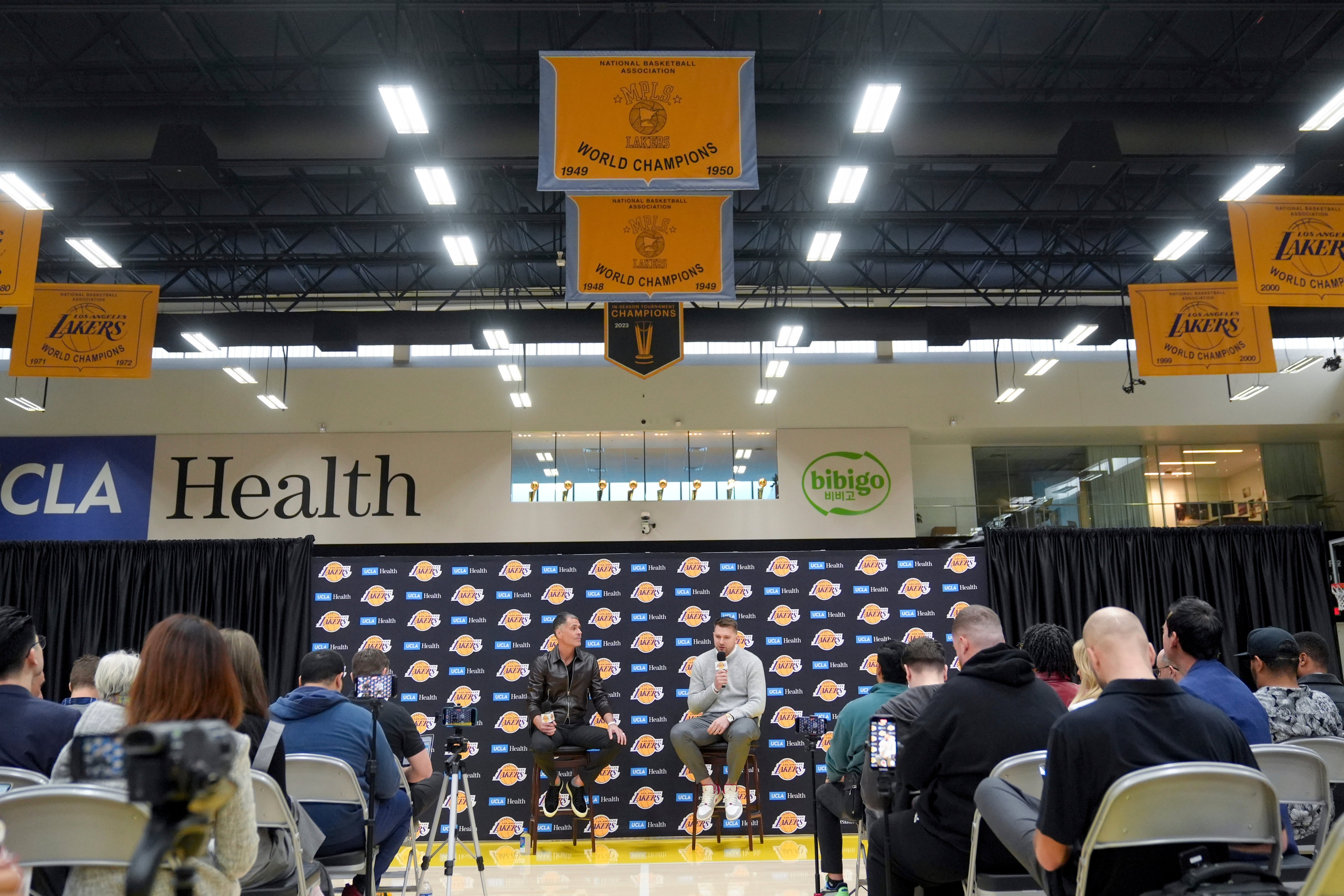 Lakers Doncic Basketball