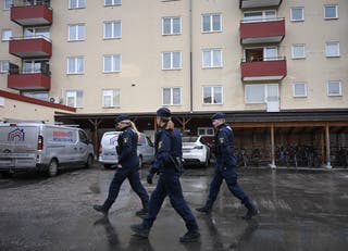 Police officers said there was much evidence to suggest the gunman shot himself