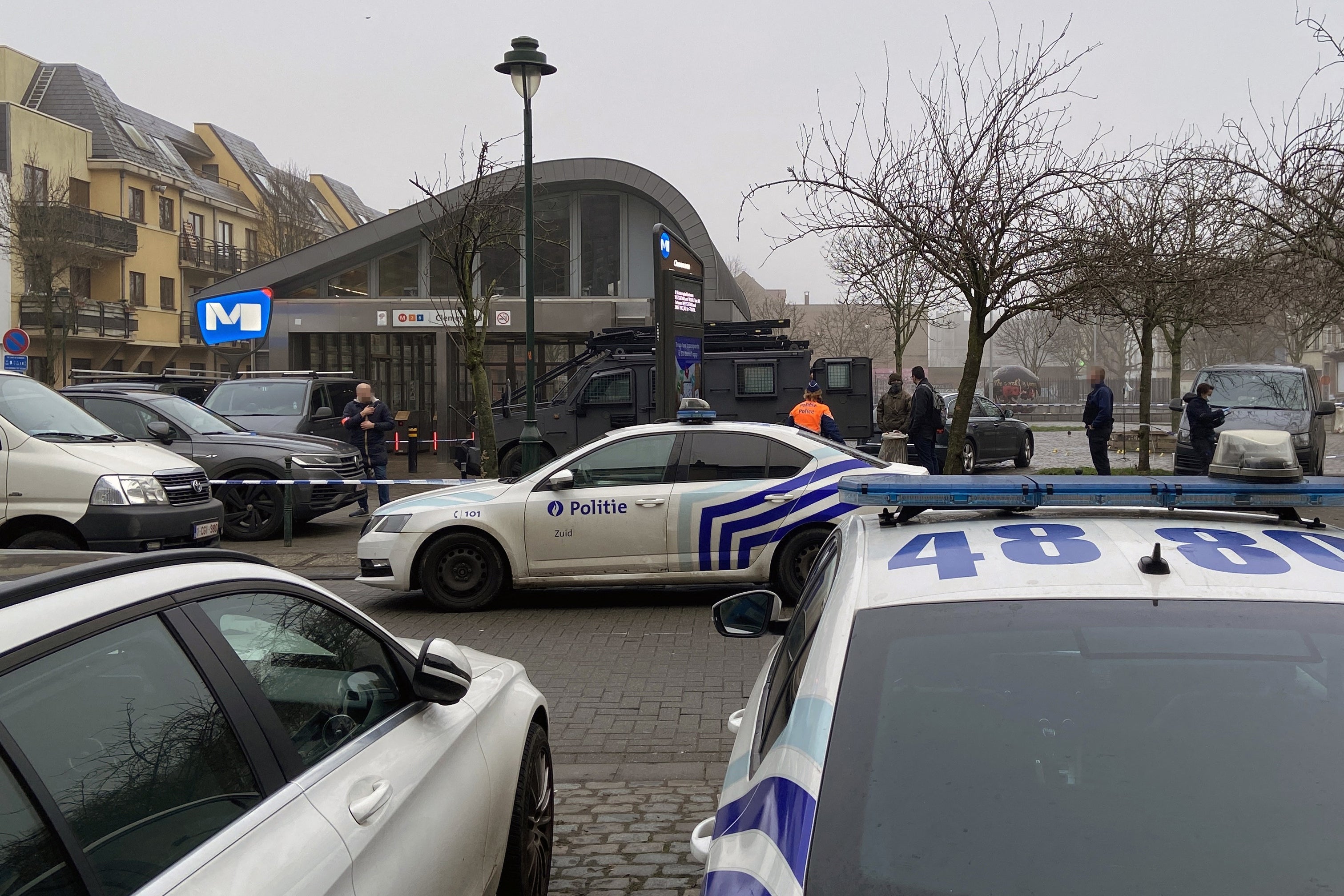 The incident took place outside Clémenceau station at around 6.15am just before the suspects fled into the metro tunnels