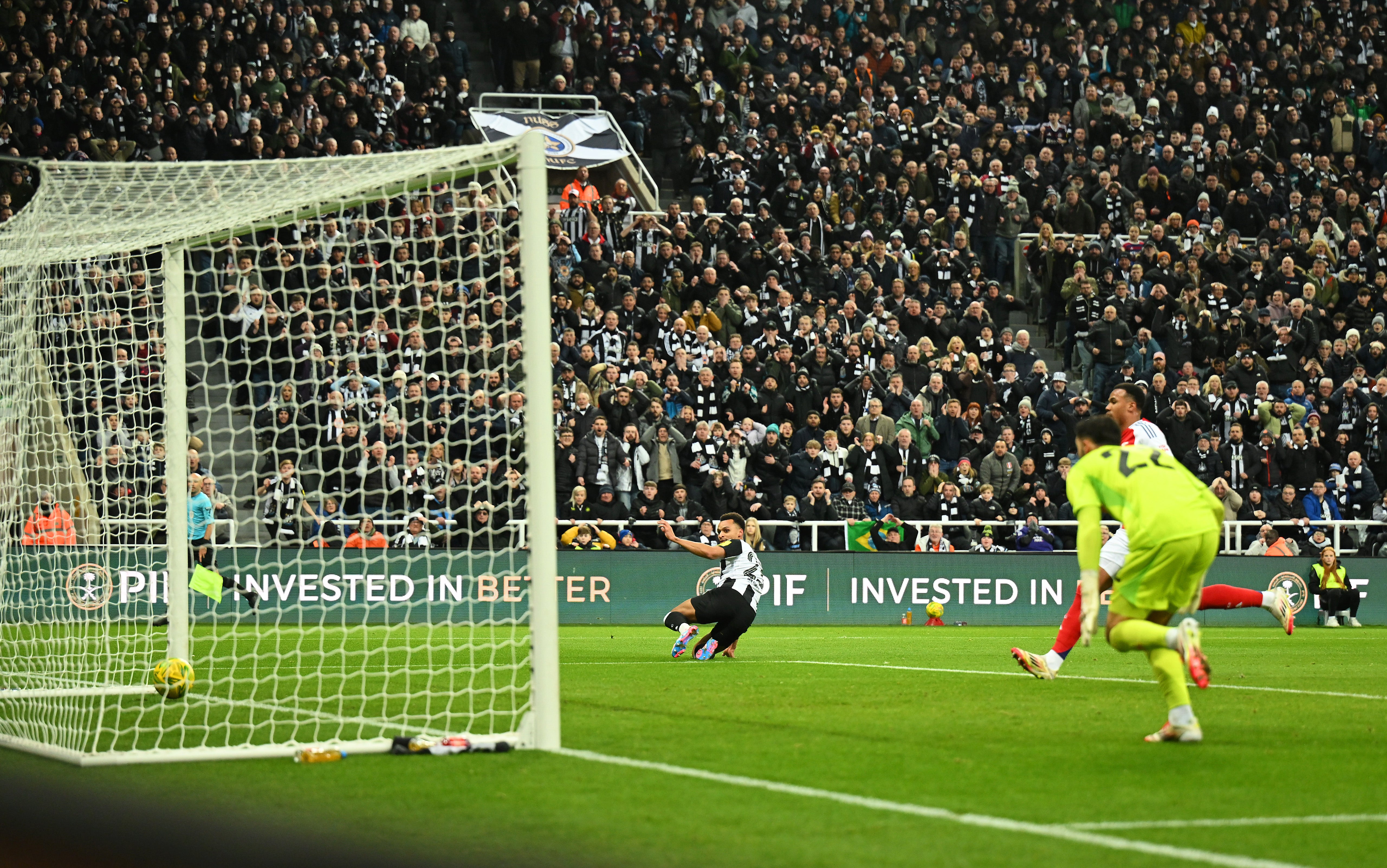 Jacob Murphy scores the opening goal at St James' Park for Newcastle