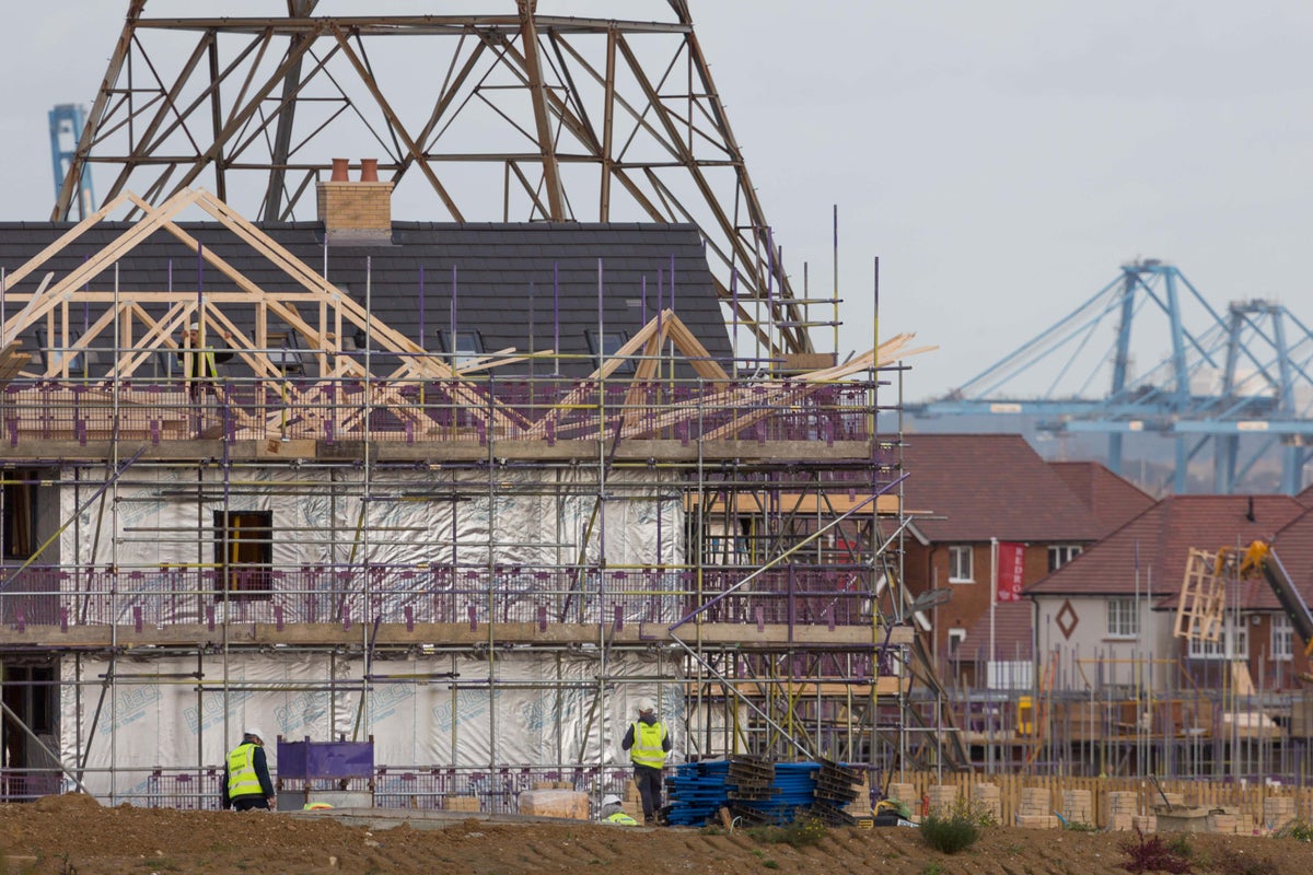 Construction firms cut jobs at fastest rate since 2020 despite signs of recovery