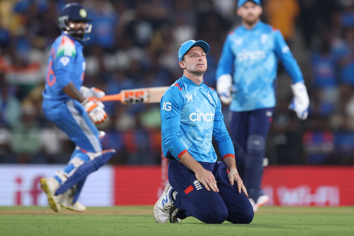England lose again in India as mediocre batting proves costly England lose again in India as mediocre batting proves costly