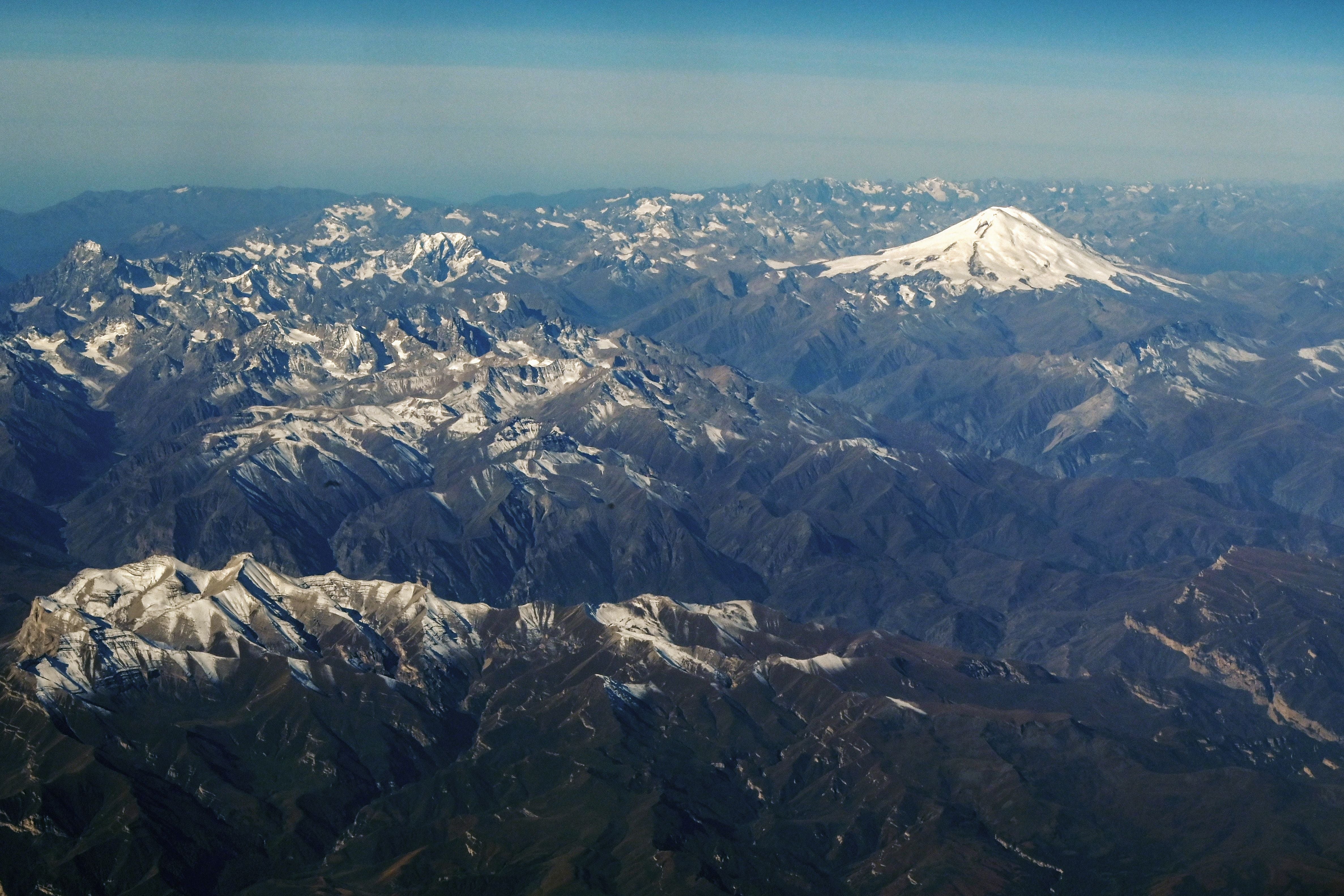 Vista aérea das montanhas do Cáucaso