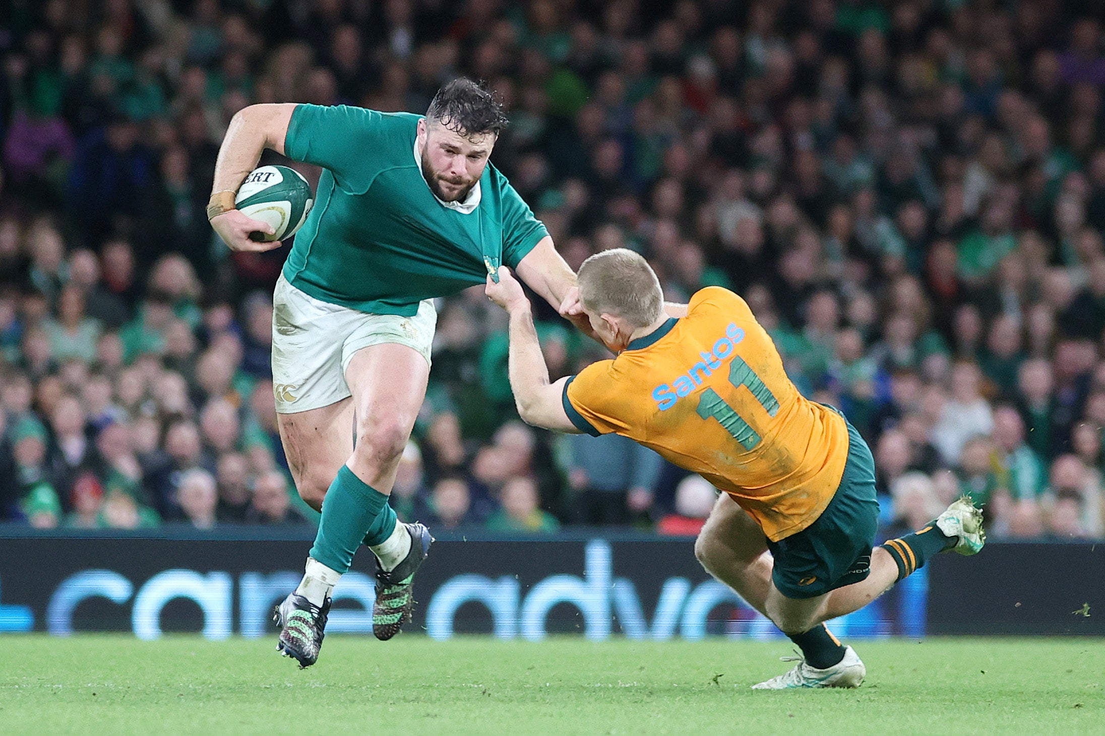 Robbie Henshaw è anche ricordato al XV iniziale