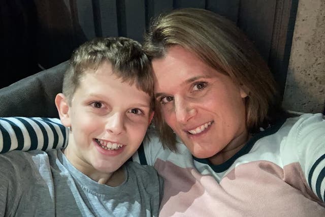 Bereaved mother sheds tear as Starmer announces social media ban