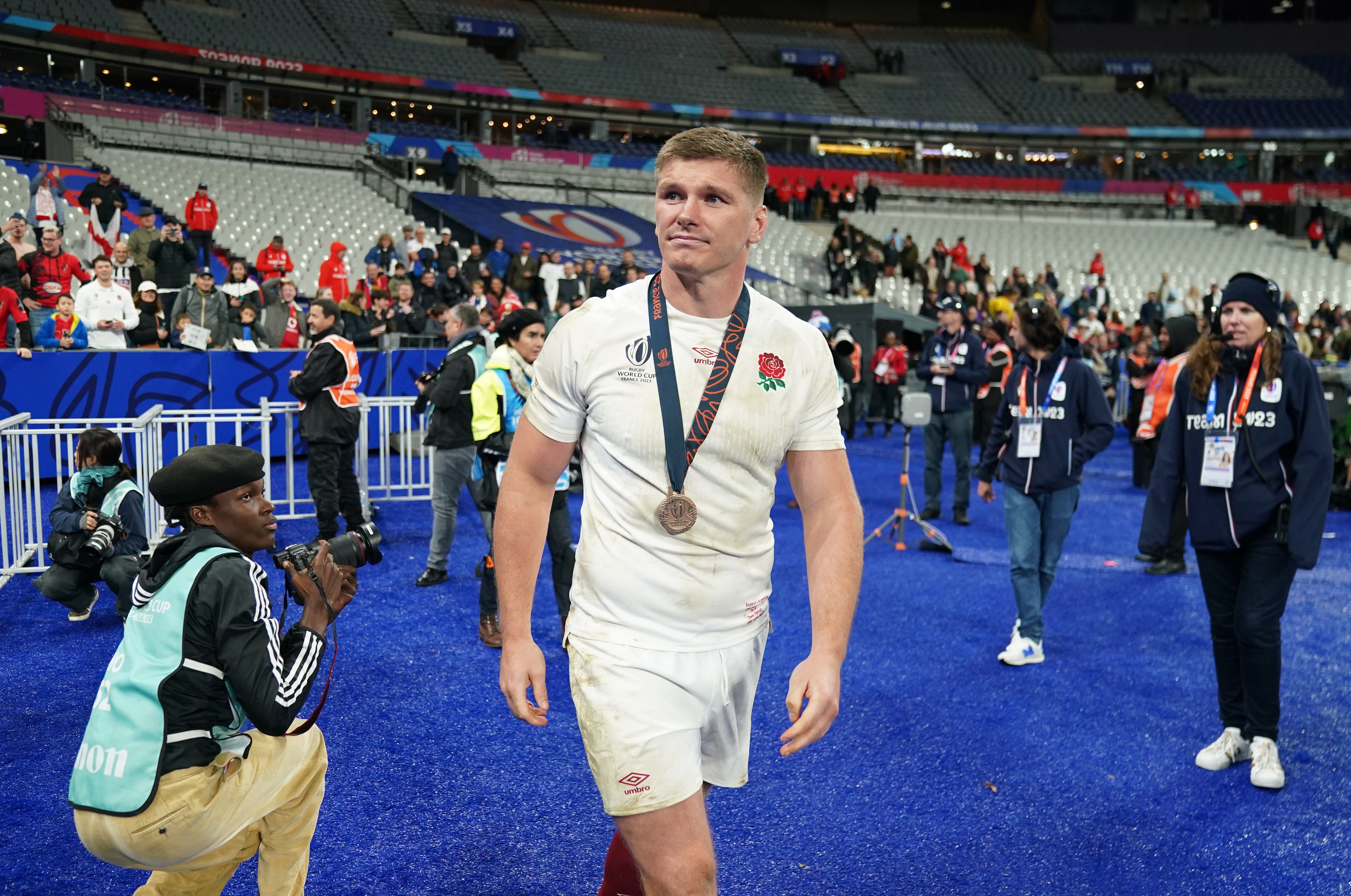 Owen Farrell non è ammissibile per essere selezionato dall'Inghilterra mentre suona in Francia