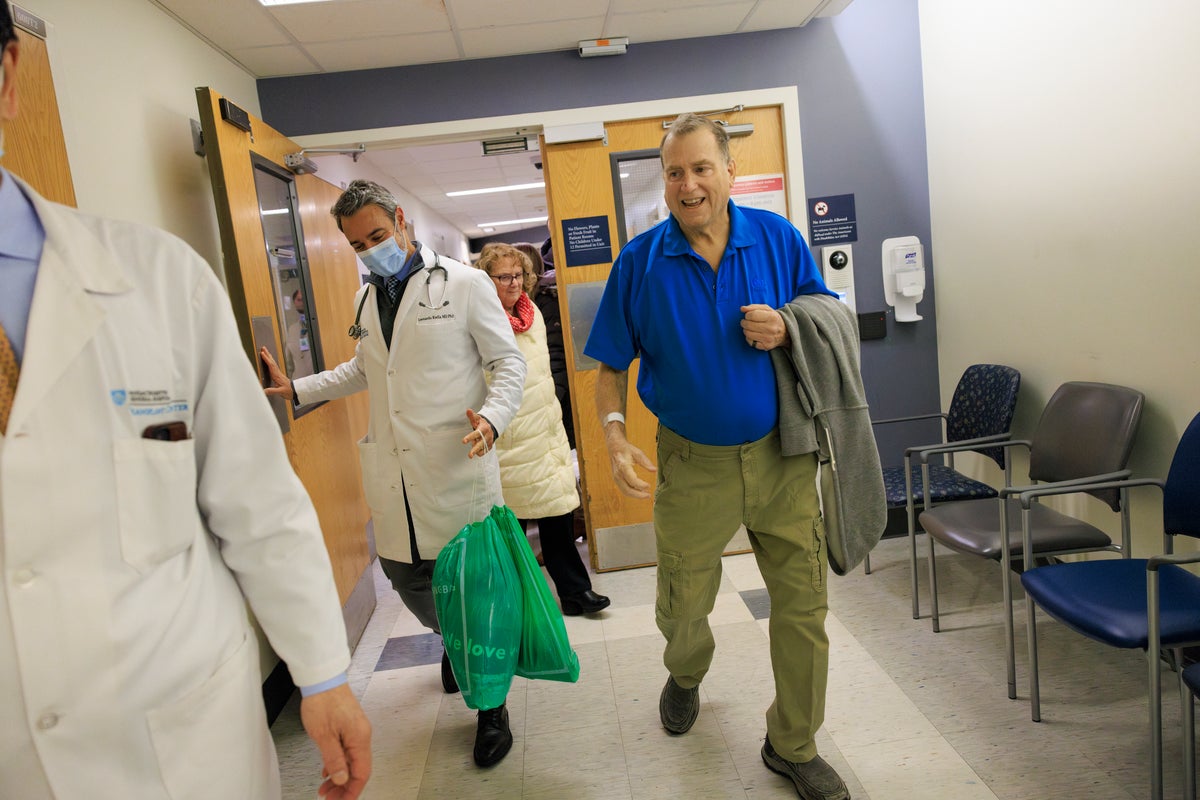 New Hampshire man is 2nd person known to be living with a pig kidney