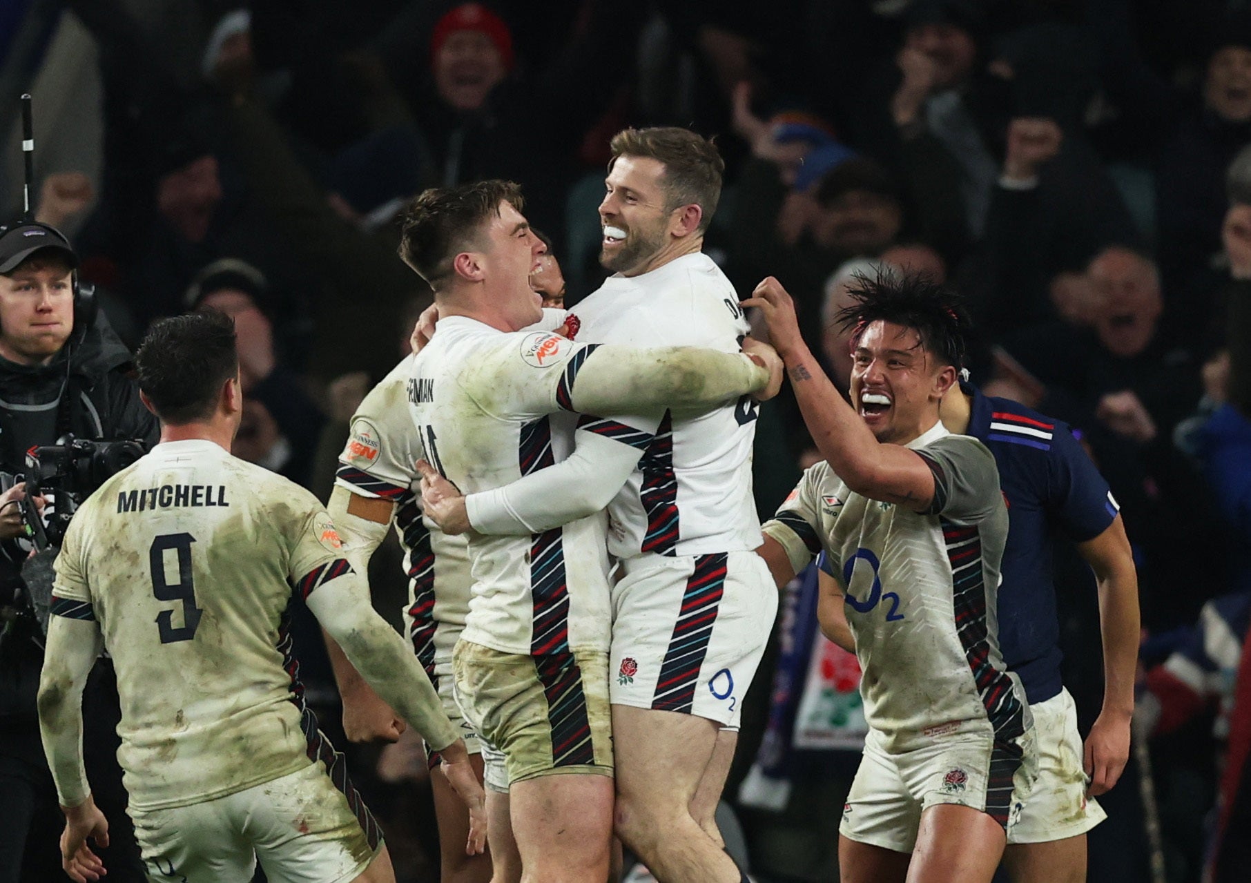 Elliot Daly’s try took England to within a converted kick of victory