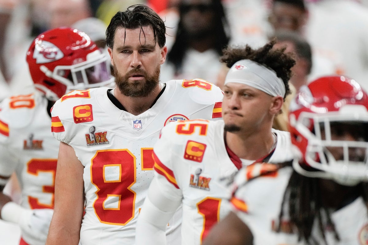 Report: Chiefs give Travis Kelce March 14 deadline to decide playing future...TS.DHUNG.