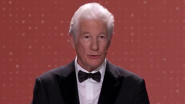 <p>Richard Gere slams ‘bully’ Donald Trump as he warns world is on ‘slippery slope’.</p>