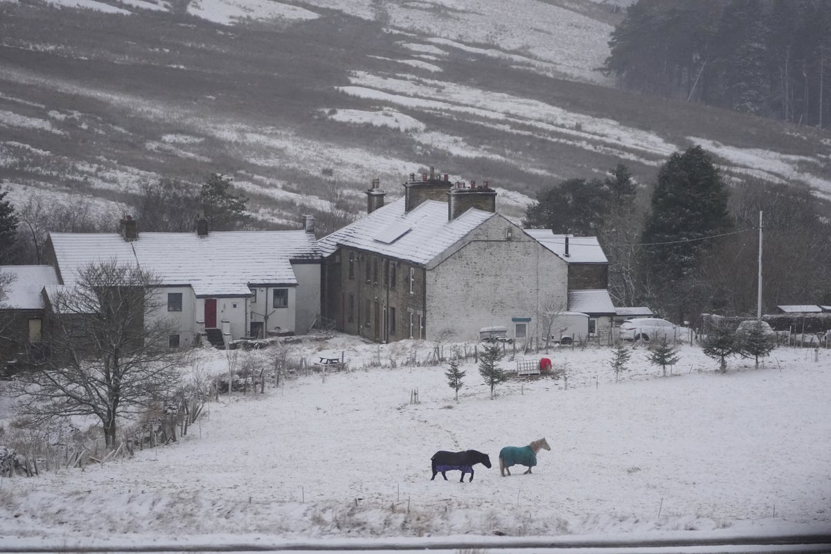 UK weather mapped: Where snow and torrential downpours will hit Britain