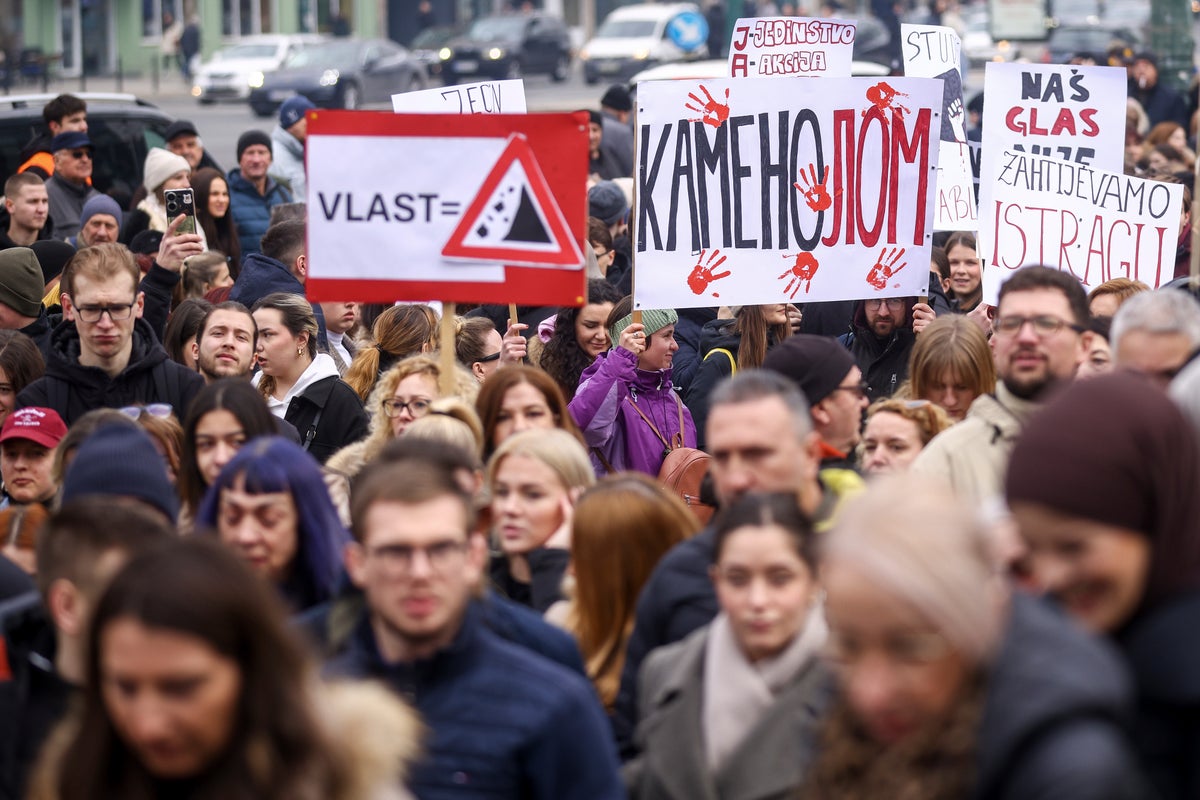 Bosnian students rally for justice, drawing inspiration from anti-graft struggle in Serbia