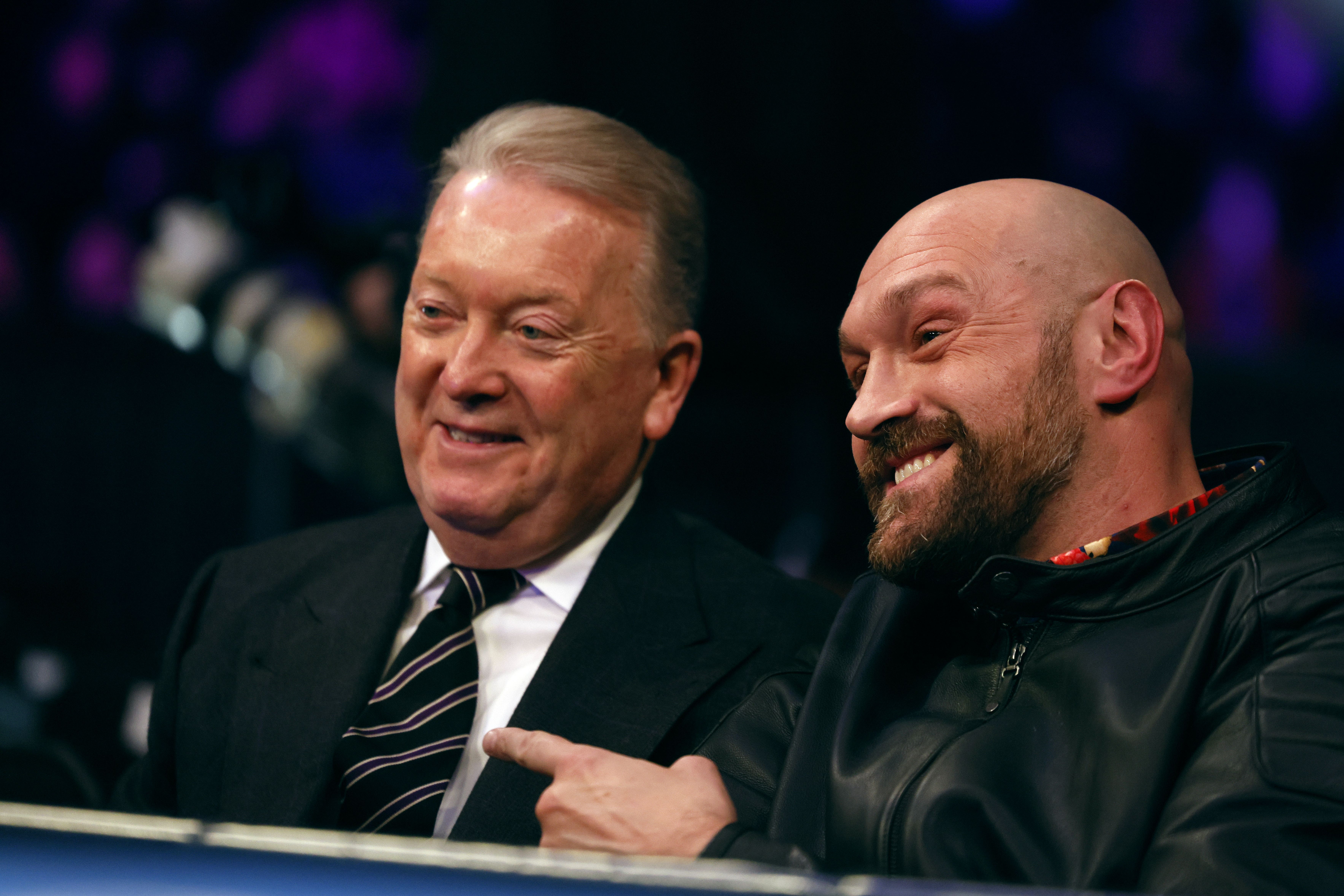 Tyson Fury (derecha) con Frank Warren, su promotor
