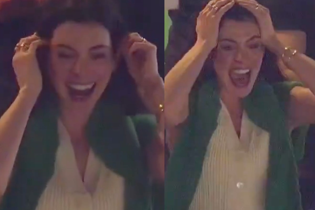 Super Bowl: Anne Hathaway steals the show with viral jumbotron reaction