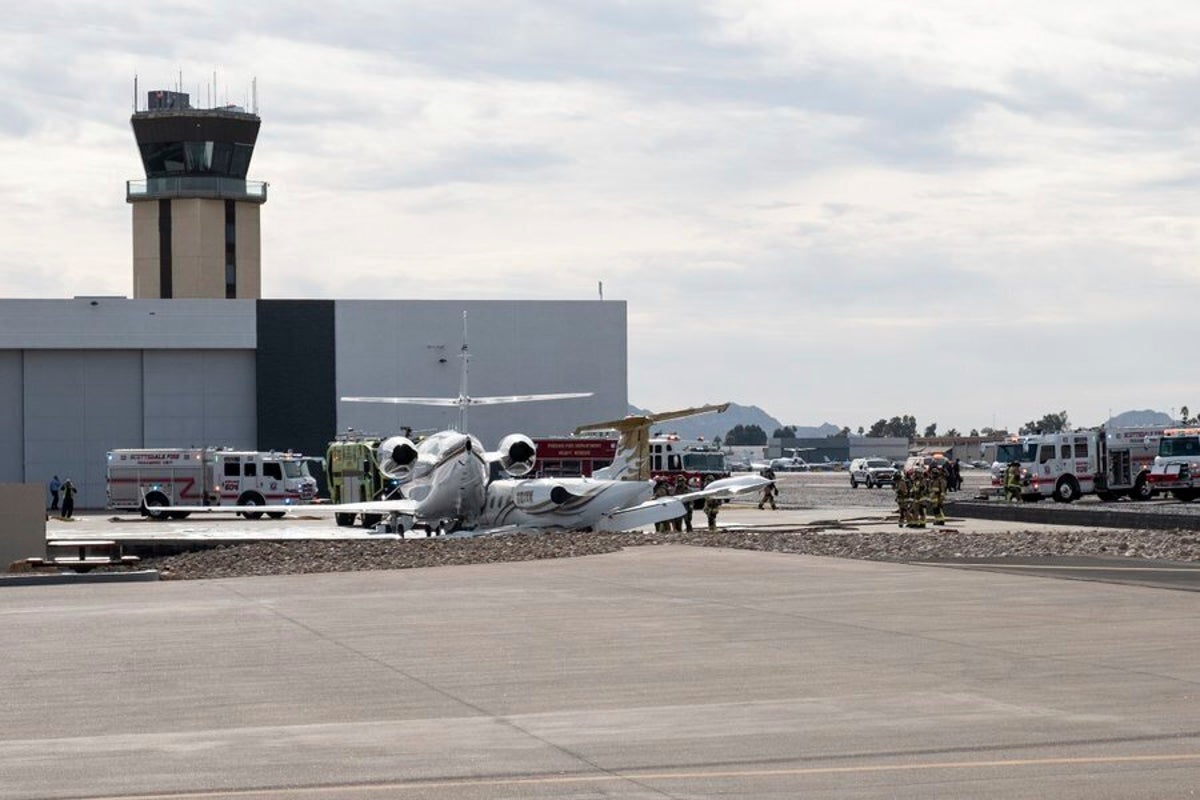 Аэропорт стамбула новый схема терминалов Private jets collide at Scottsdale Airport in Arizona, killing at least 1 person