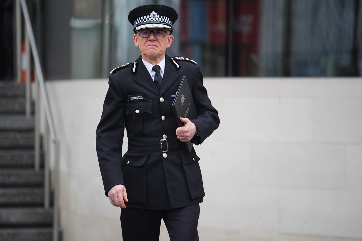 https://static.independent.co.uk/2025/02/11/16/43c384461ae2246d0780e6e0b46372bdY29udGVudHNlYXJjaGFwaSwxNzM5MzcwNzk2-2.78984437.jpg?width=1200&height=800&crop=1200:800