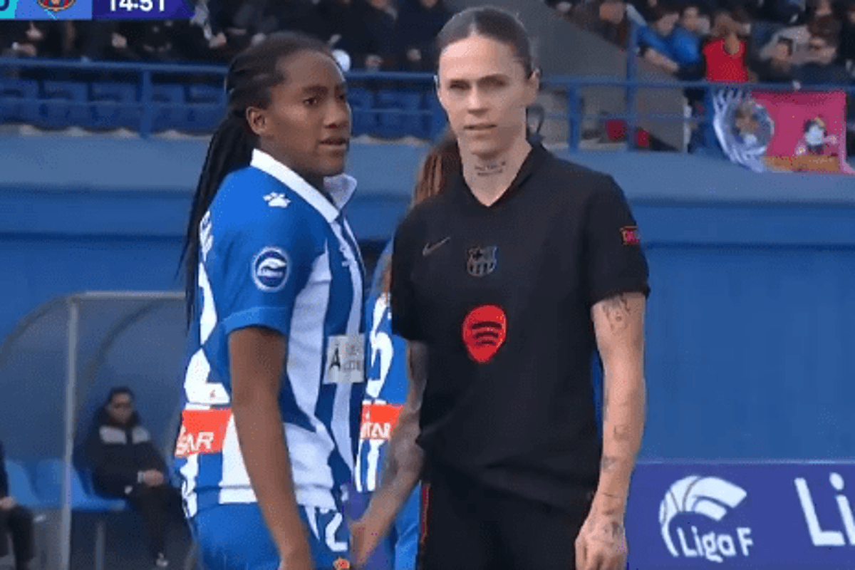 Barcelona’s Mapi Leon denies inappropriately touching rival in ‘private parts’ Barcelona’s Mapi Leon denies inappropriately touching rival in ‘private parts’