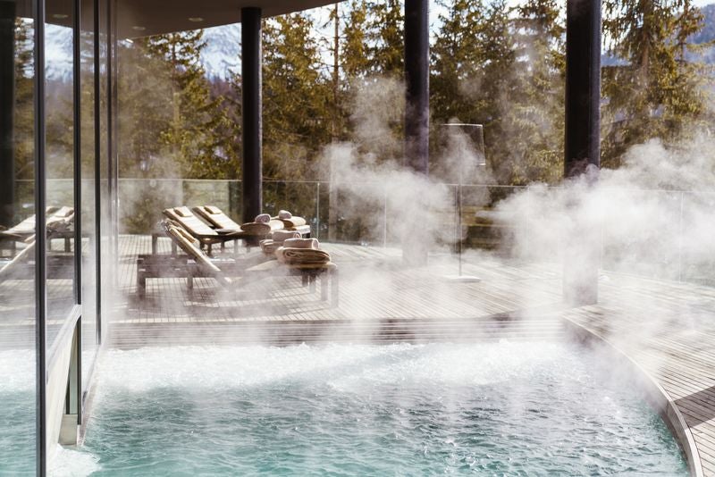 Steaming waters in the outdoor spa pool