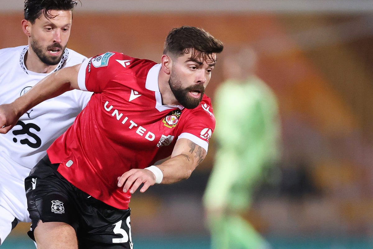 Wrexham's Elliot Lee Hospitalized After Crash