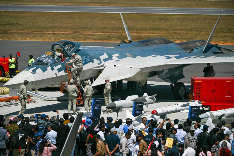 What is the Su-57 stealth fighter jet Russia is offering to India?