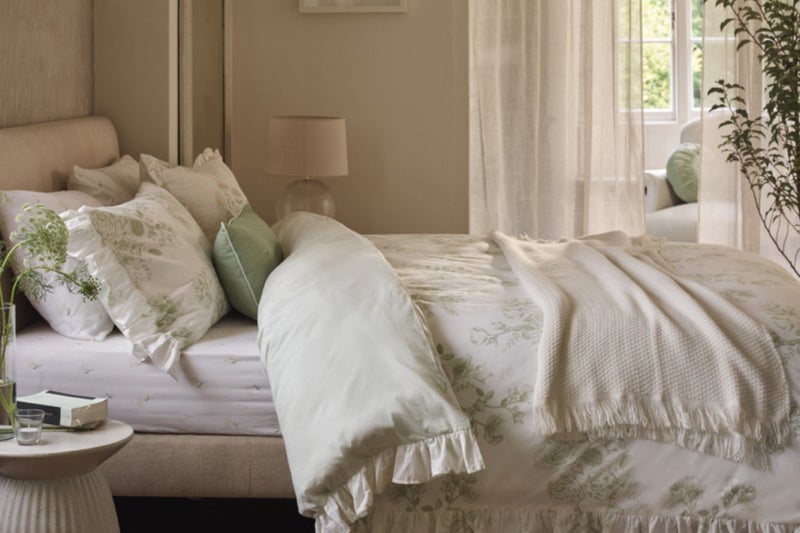 9 decorative duvet sets to dive into now