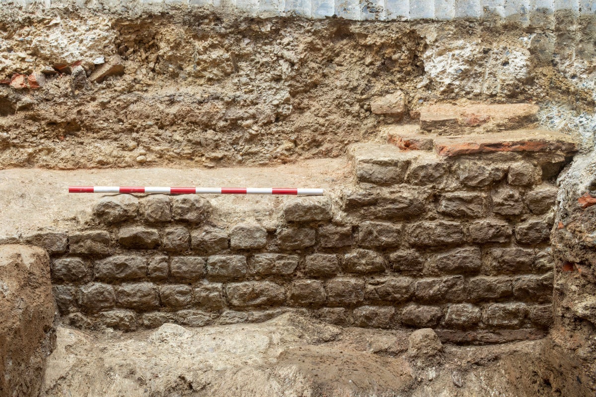 Archaeologists unearth the remains of a Roman basilica on the site of a new London skyscraper