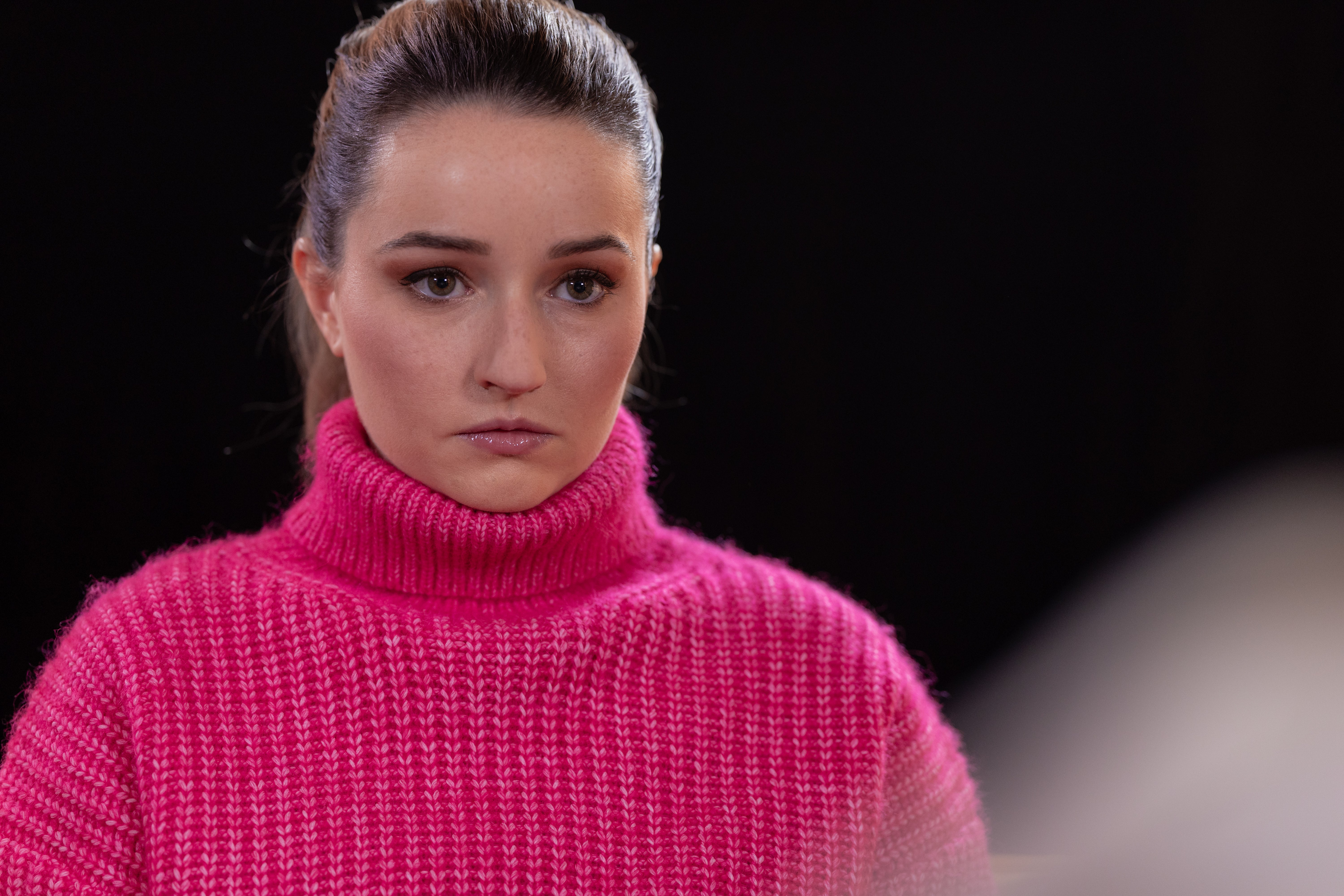 <p>Caitlyn Dever as Belle Gibson in Apple Cider Vinegar</p>