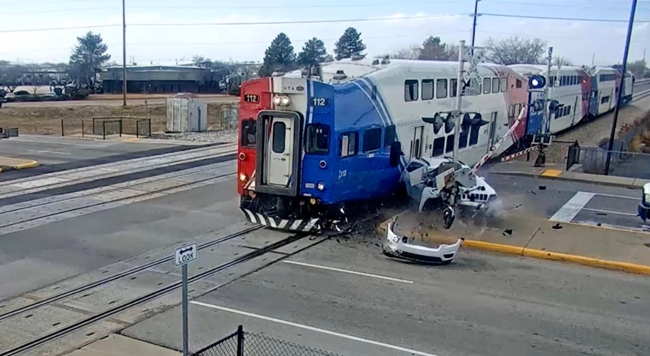 <p>Driver ditches SUV moments before high-speed train collision</p>