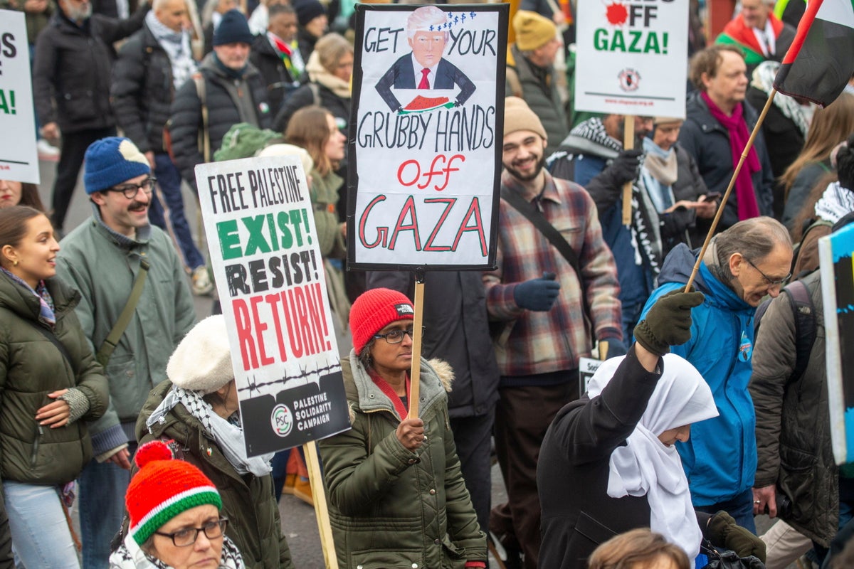 Thousands of pro-Palestine demonstrators march to US embassy in London over Trump’s Gaza plan Thousands of pro-Palestine demonstrators march to US embassy in London over Trump’s Gaza plan