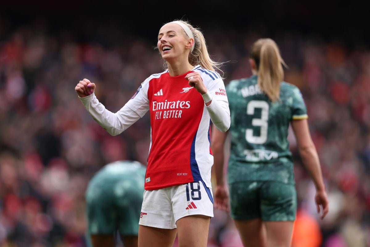 Chloe Kelly called up to England squad as injury replacement after Arsenal return
