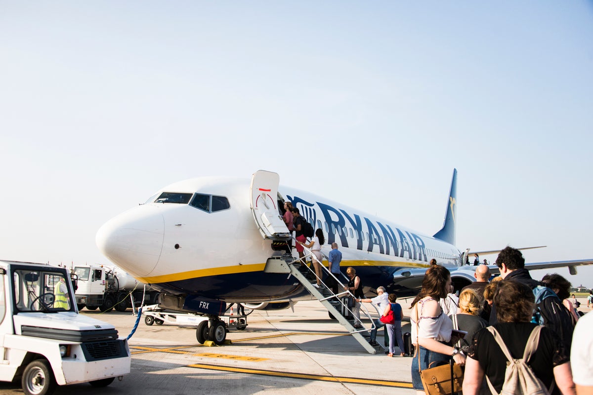 Which European routes are Ryanair cancelling in 2025?