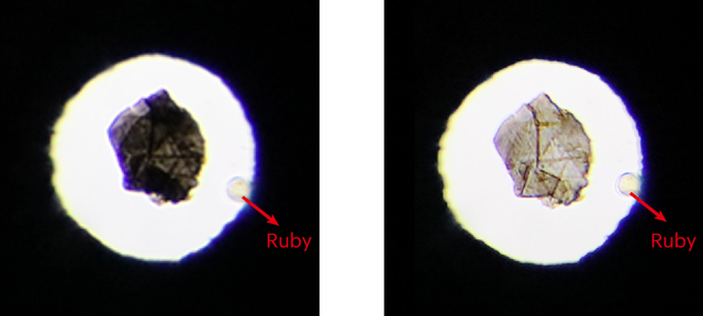 <p>Microscopic view of hard diamond samples</p>