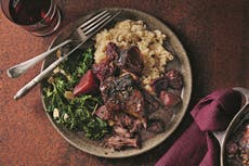 Melt-in-your-mouth beef short ribs with beetroot and blackberry