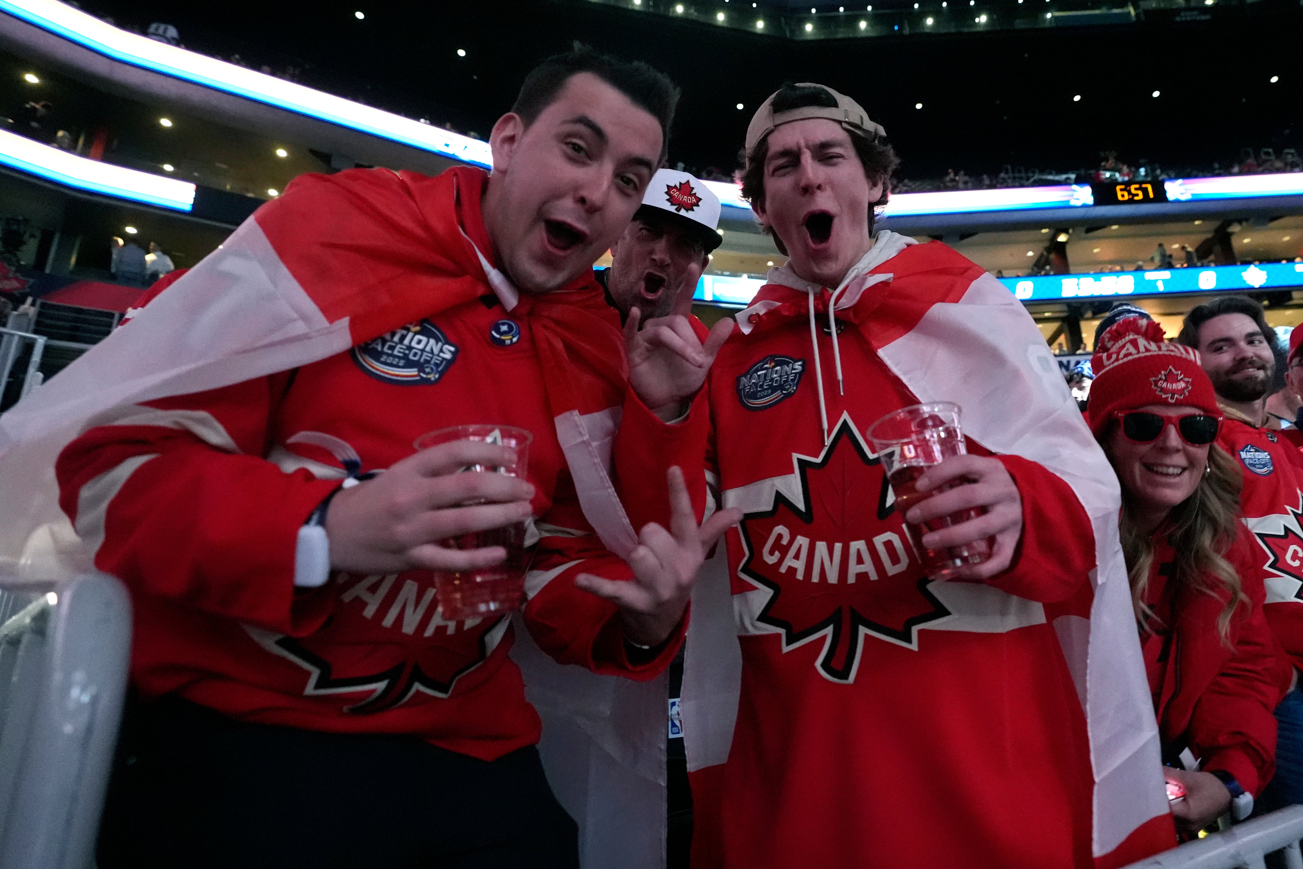 I fan di Canada Hockey si rivolgono al grande gioco alla TD Garden Arena di Boston giovedì