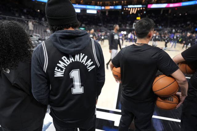 Suns Spurs Basketballl