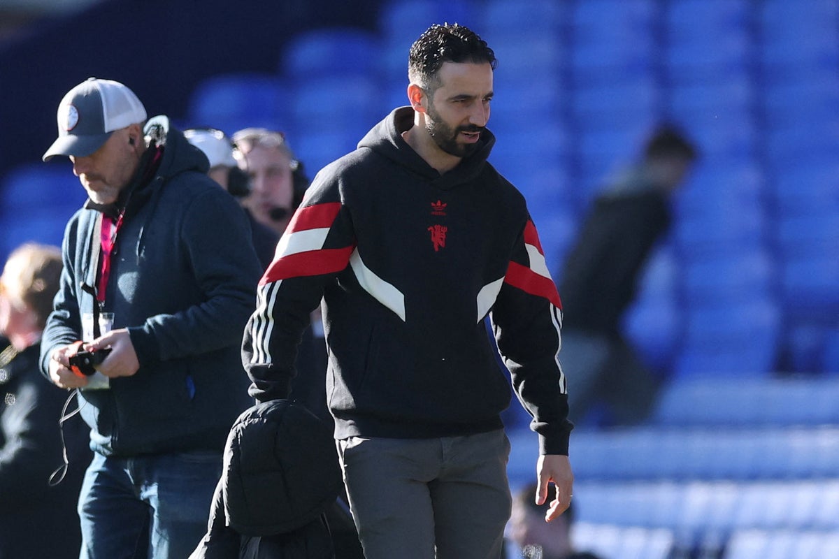 Everton vs Manchester United LIVE: Premier League confirmed line-ups as Alejandro Garnacho drops out Everton vs Manchester United LIVE: Premier League confirmed line-ups as Alejandro Garnacho drops out