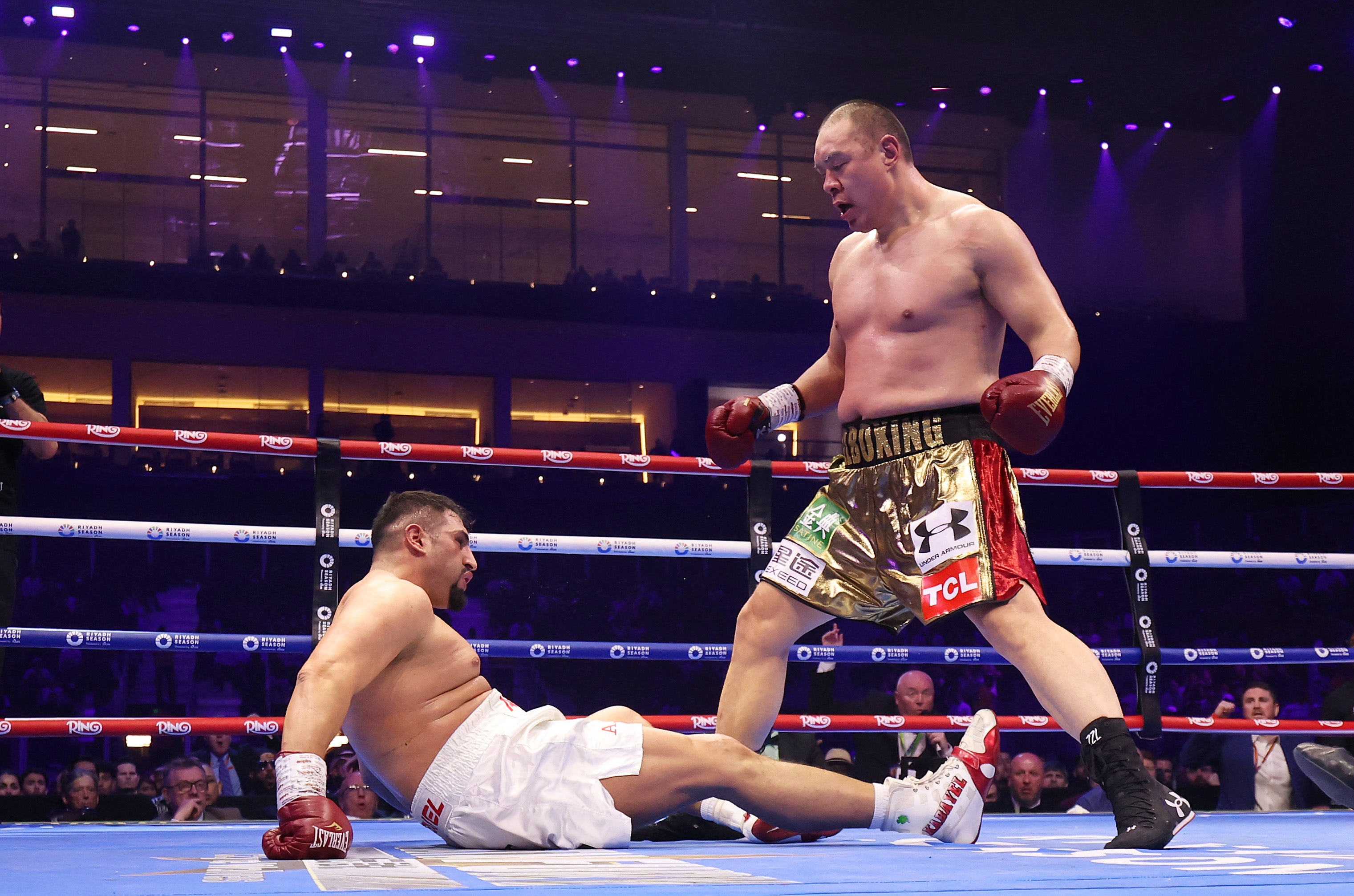 Zhilei Zhang drops Agit Kabayel in round five