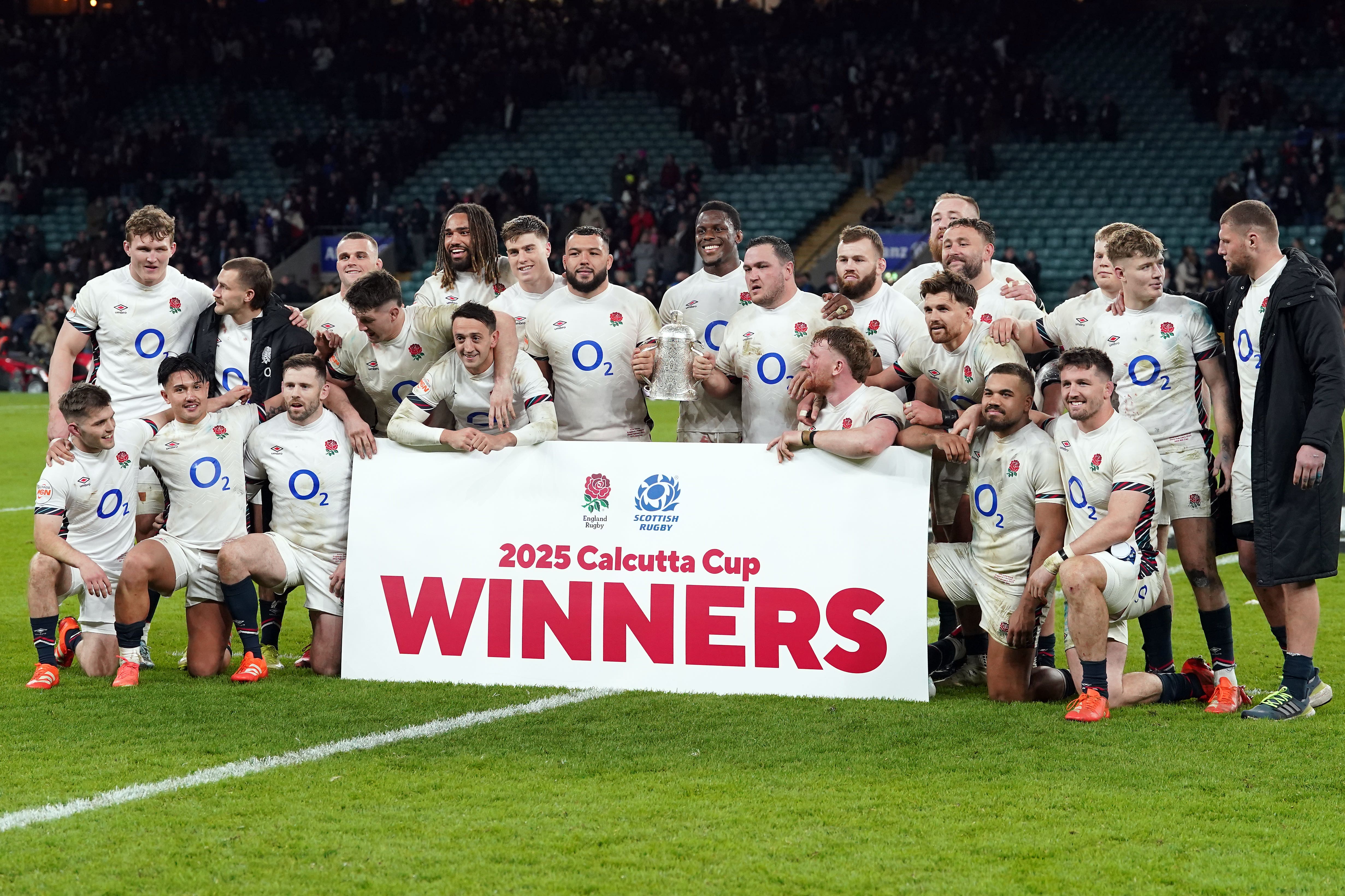 L'Inghilterra ha resistito per vincere la Calcutta Cup per la prima volta dal 2020