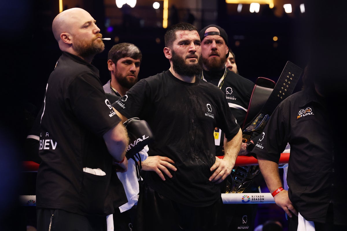 Artur Beterbiev Faces Deon Nicholson as Dmitry Bivol Trilogy Delays