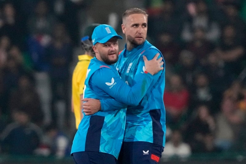 Liam Livingstone hopes England get grip on Pakistan conditions in dew course