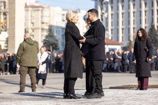 El Sr. Zelensky saluda al presidente de la Comisión Europea, Ursula von der Leyen