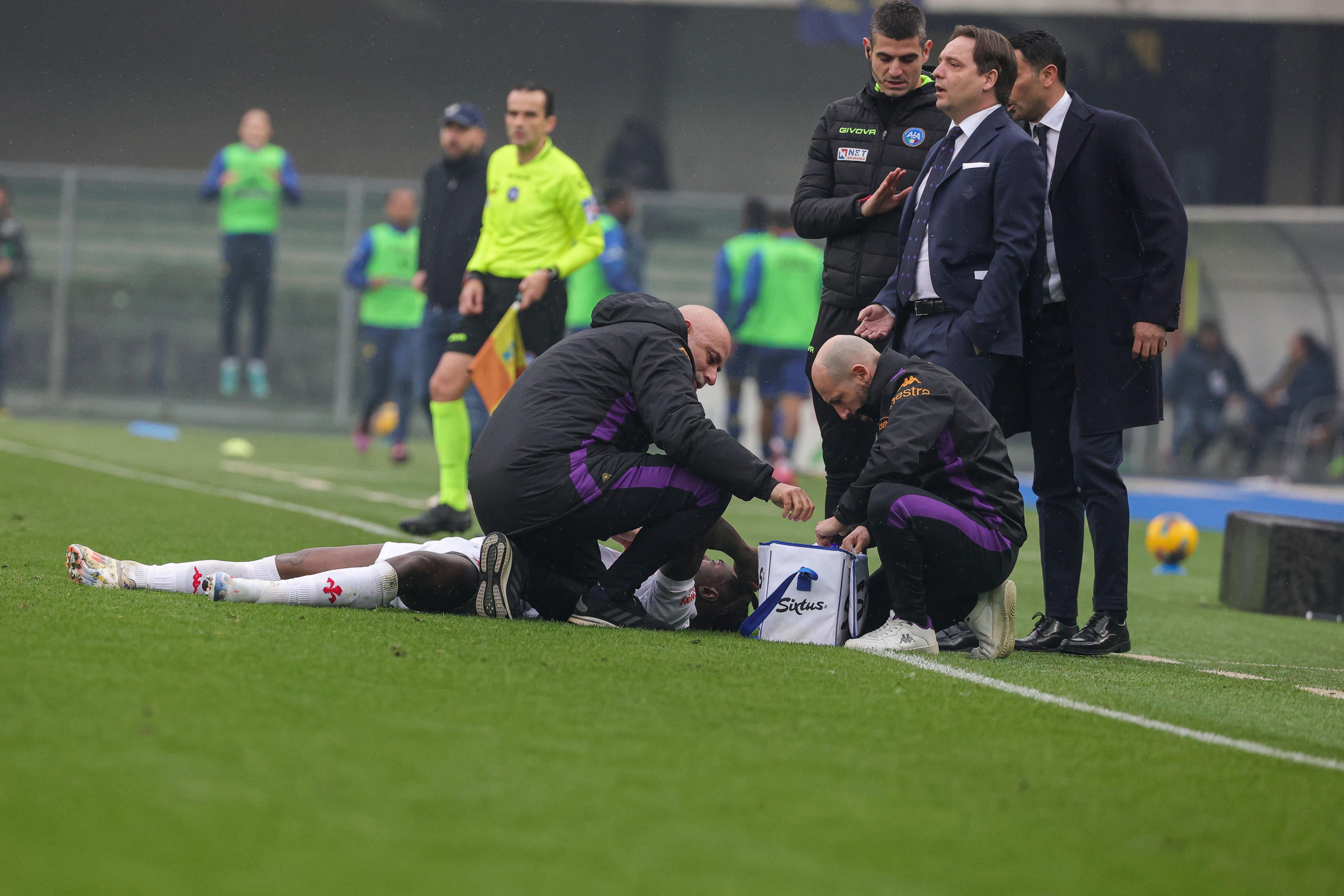 Moise Kean è crollato al 67 ° minuto della partita della Fiorentina con Hellas Verona