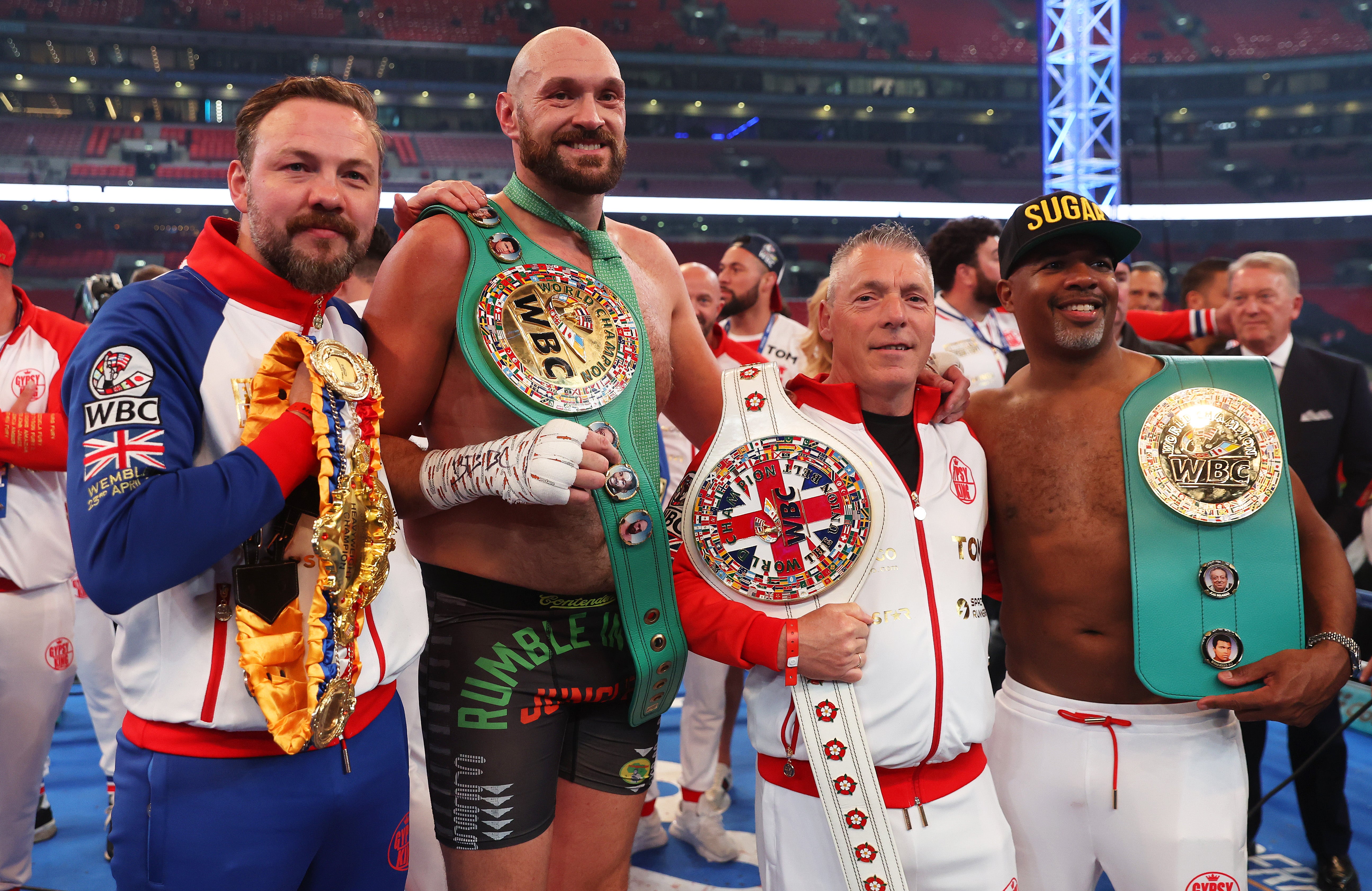 Lee con Tyson Fury dopo la loro vittoria su Dillian Whyte