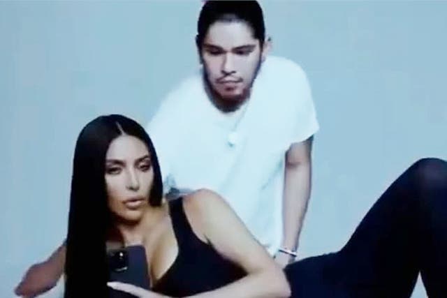 <p>Kim Kardashian rinde un emotivo homenaje a Jesús Guerrero, el estilista de toda la vida de su hermana, tras su repentina muerte</p>