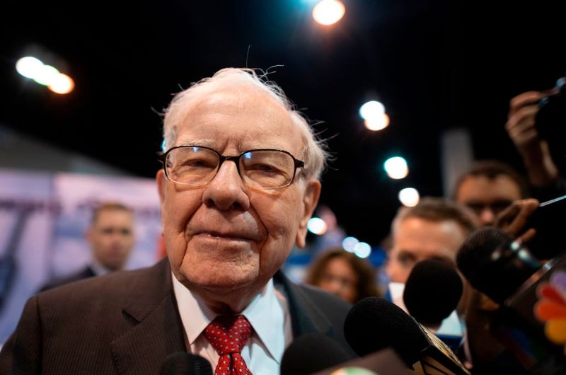 Why Warren Buffet hasn’t spent the $334,000,000,000 sitting in Berkshire Hathaway’s reserves on new shares